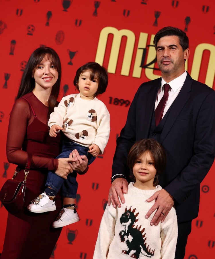 豐塞卡妻子:感謝米蘭球迷,陪伴著我們的不是沉默而是尊重和認(rèn)可