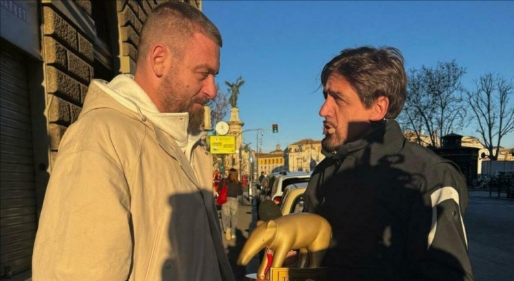 德羅西獲頒金貘獎(jiǎng):羅馬踢得不好你們頒給我?我不覺(jué)得是合適人選