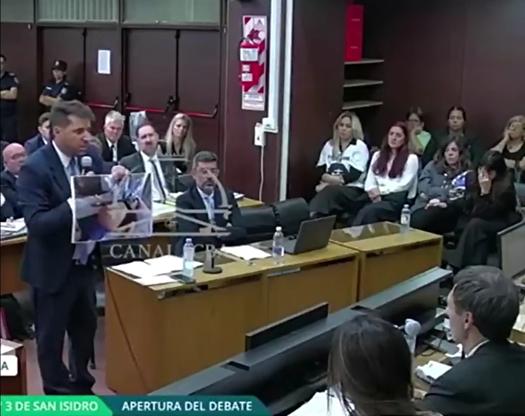 圖為之前庭審中，檢察官所舉照片