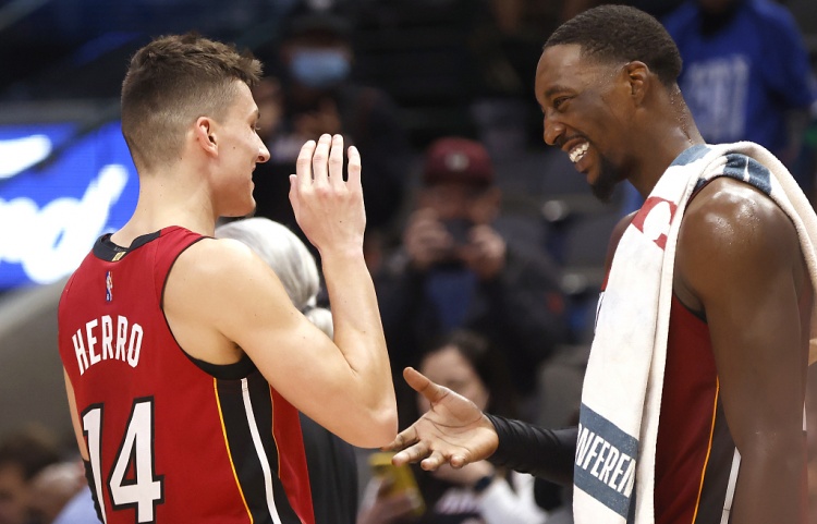 維金斯:勇士有獨(dú)特的風(fēng)格 希羅&阿德巴約與庫(kù)里&追夢(mèng)類(lèi)似