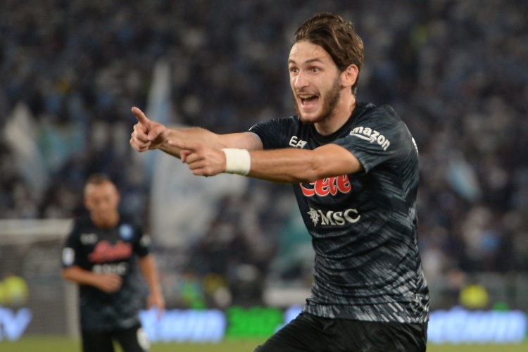 記者：巴黎將用大筆現(xiàn)金+什克報(bào)價(jià)K77，球員希望轉(zhuǎn)會(huì)