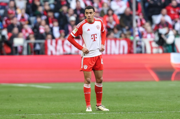 拜仁官方：穆西亞拉恢復(fù)部分訓(xùn)練，他此前因流感缺席比賽