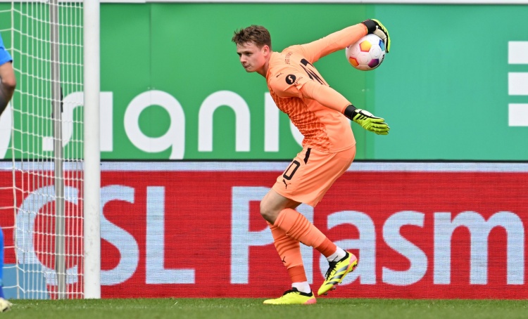 埃貝爾談烏爾比格傳聞:諾伊爾或續(xù)約至明年,要為拜仁未來做打算