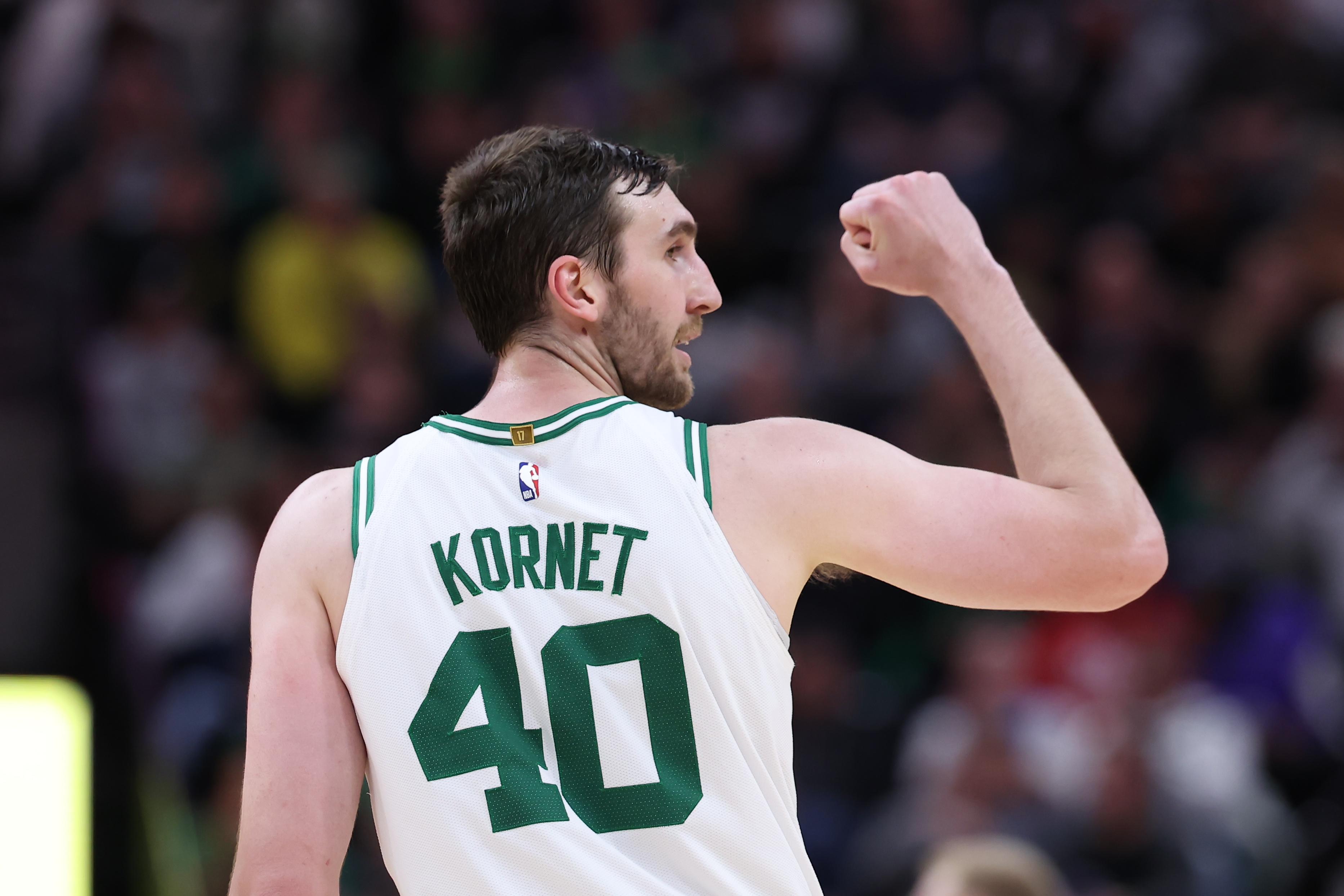 馬祖拉:雙塔在防守端很好用 科內(nèi)特面對(duì)申京的護(hù)筐做得非常好