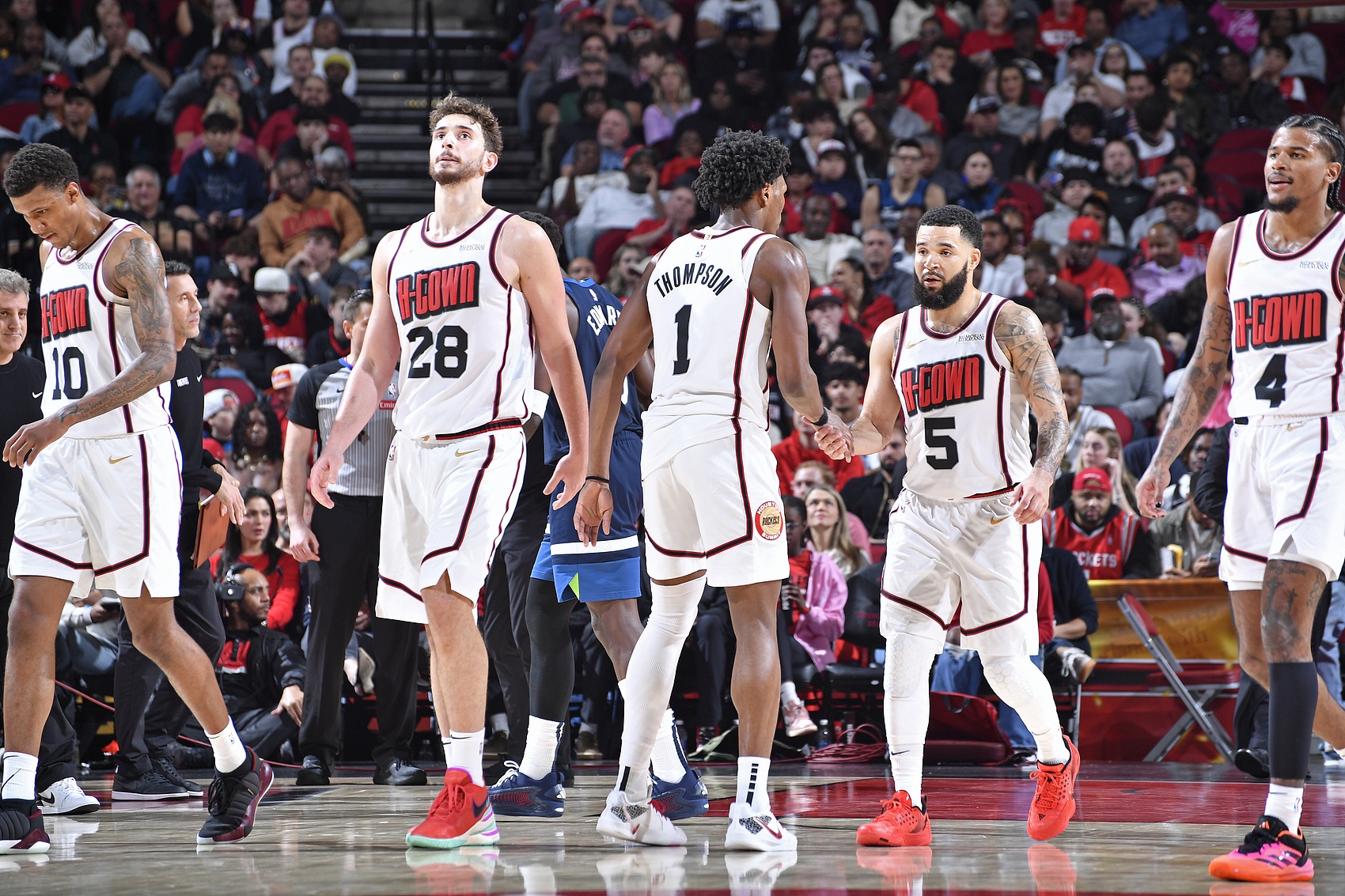 范弗里特:很多球隊(duì)是努力培養(yǎng)化學(xué)反應(yīng) 我們是自然而然的契合