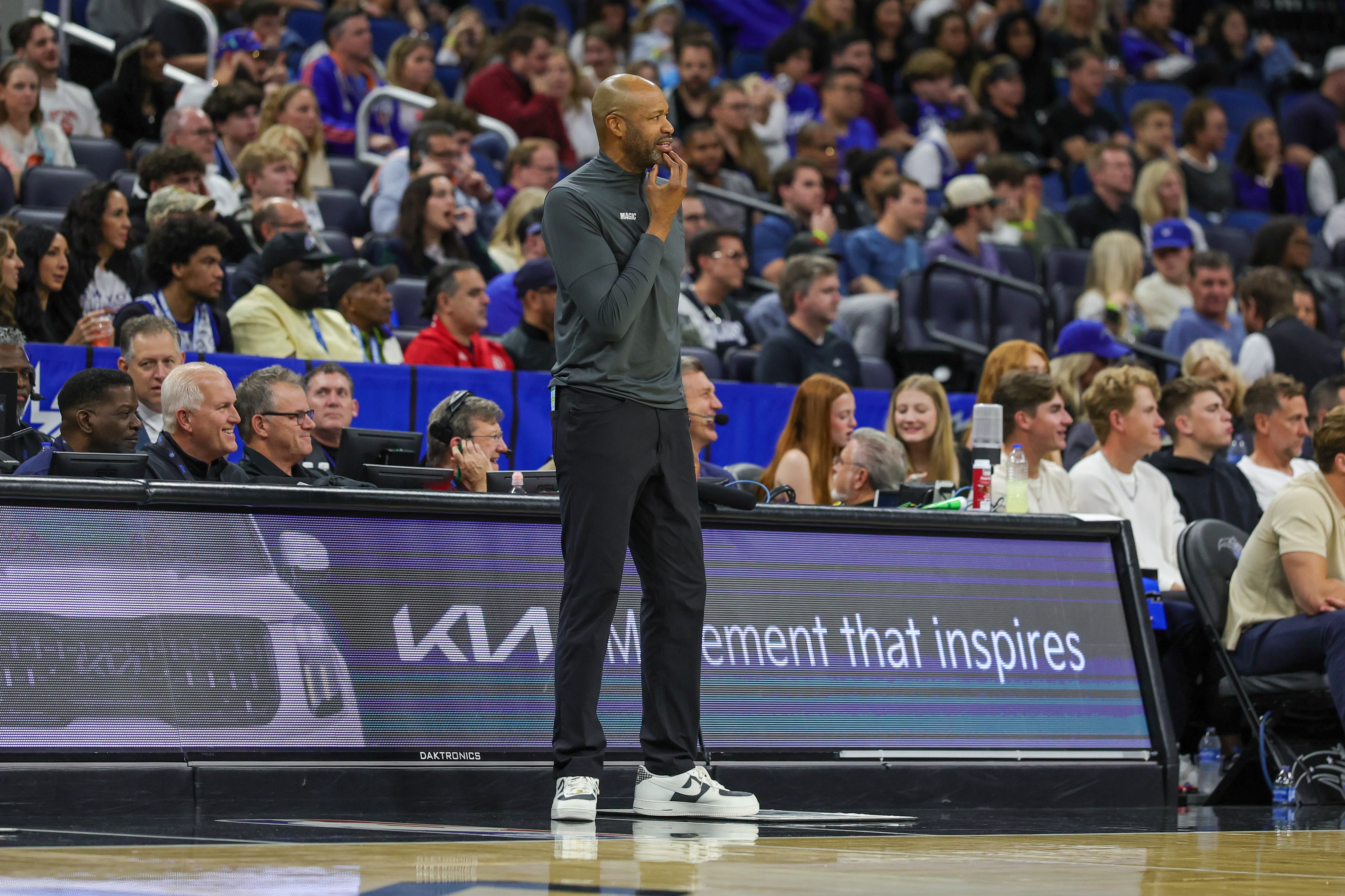 連續(xù)惜敗后莫斯利寄語球隊(duì):這是一種困境 我們必須努力擺脫