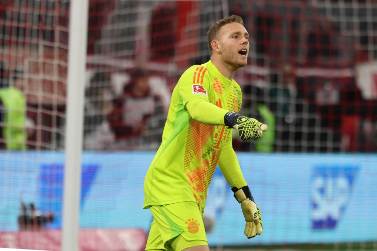 圖片報(bào):佩雷茨是在訓(xùn)練中腎臟受傷,拜仁為安全起見叫了急救醫(yī)生