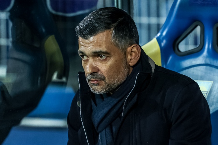 孔塞桑：上半場沒有壓迫對手&邊后衛(wèi)沒插上，在足球中你需要勇氣