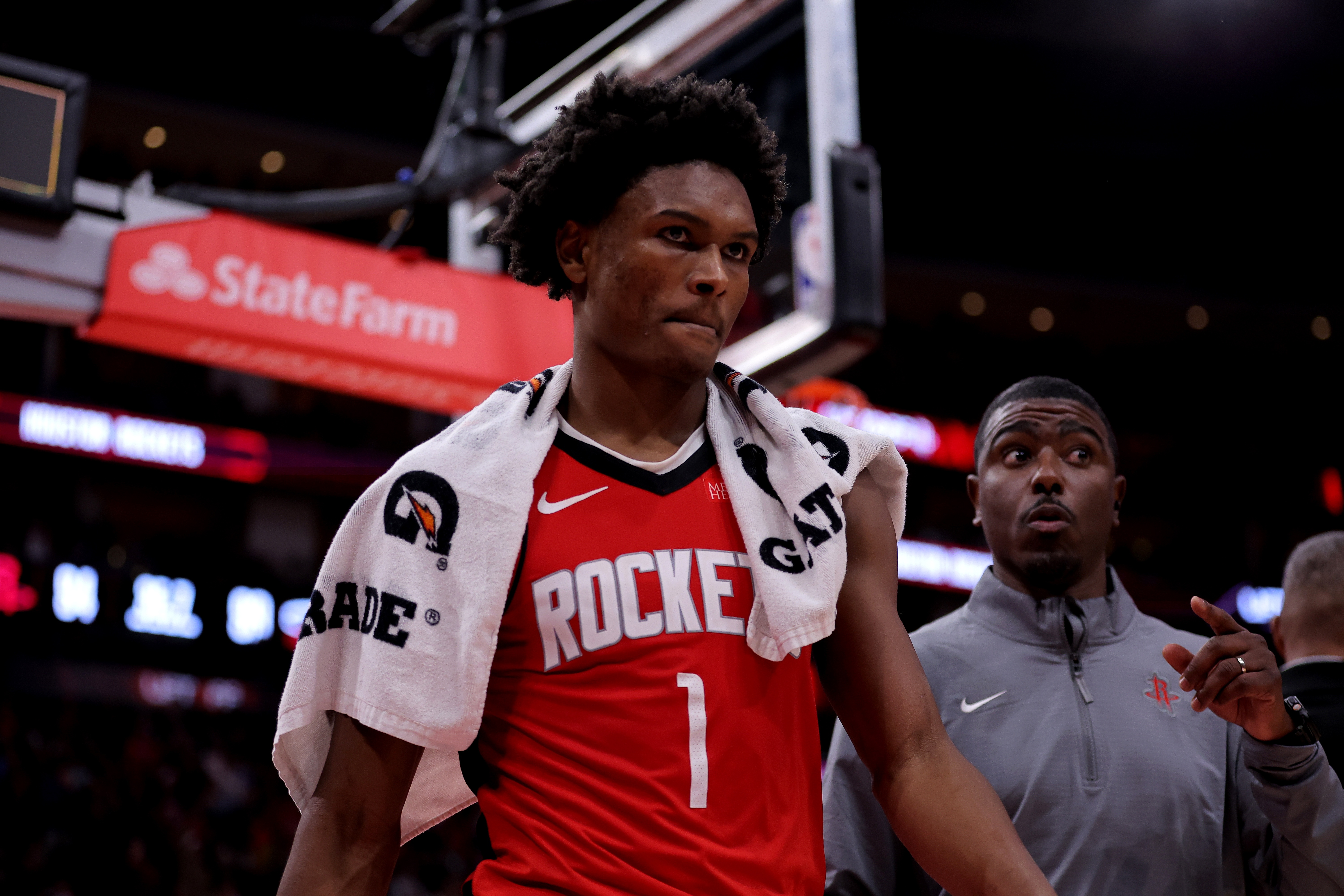 阿門(mén)-湯普森:這樣輸球的滋味不好受 我喜歡我們的拼搏勁頭