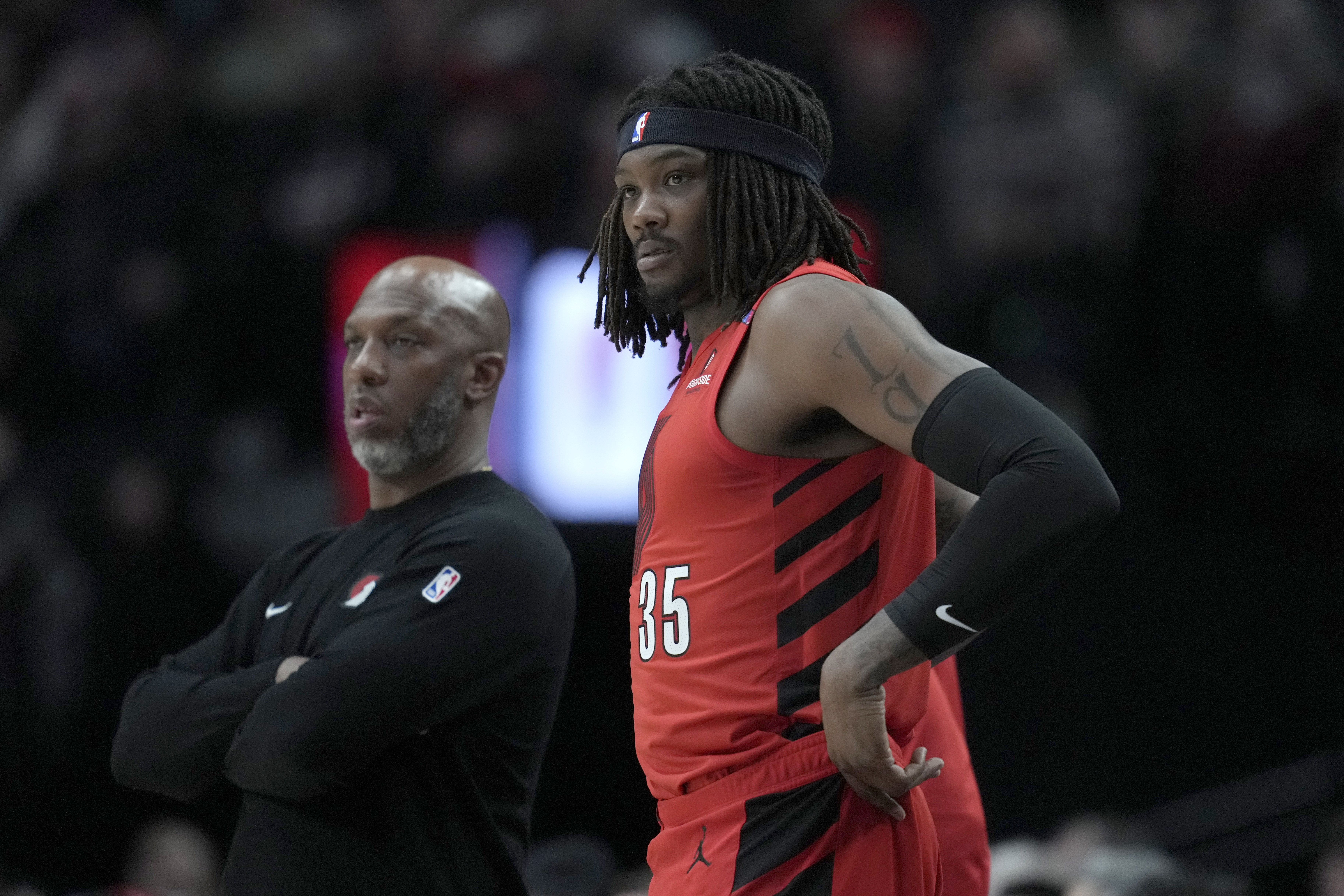 隊(duì)記:湖人對(duì)有傷病史的球員一向很謹(jǐn)慎 目前羅威不在考慮范圍內(nèi)