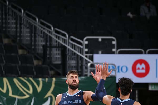 中國女籃球場(chǎng)直播