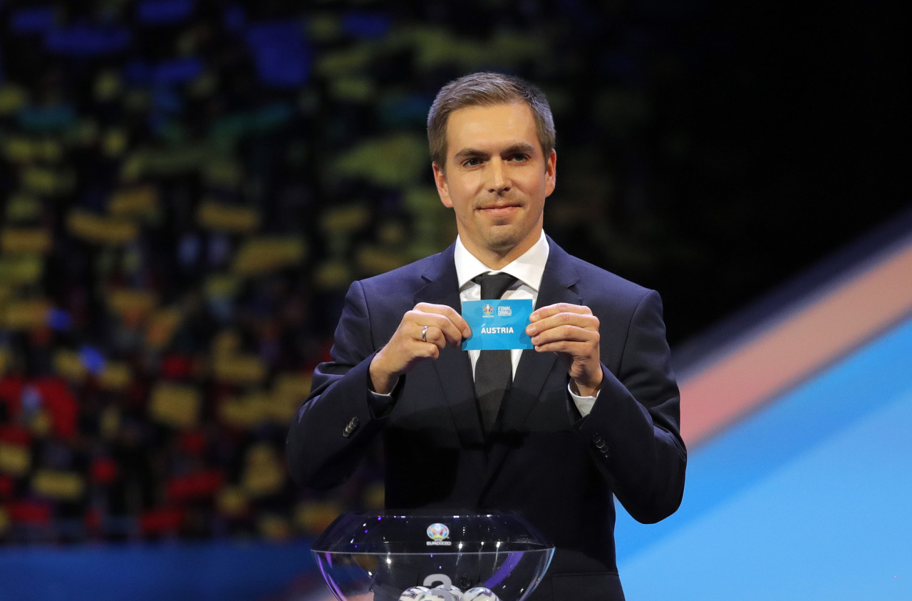 拉姆談未來(lái)在拜仁任職：當(dāng)一切準(zhǔn)備好時(shí)會(huì)考慮，有時(shí)會(huì)與高層交流